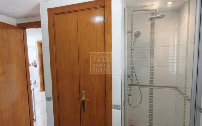 A penthouse with a spacious terrace and lovely views of the sea, the mountains and Altea.